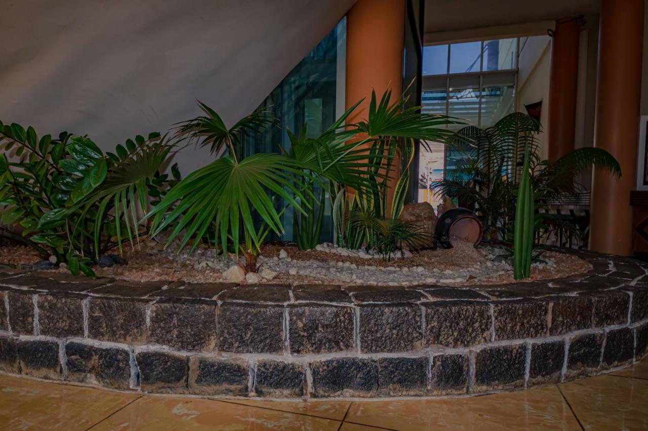 Le Grand Hotel Diego Antsiranana Экстерьер фото