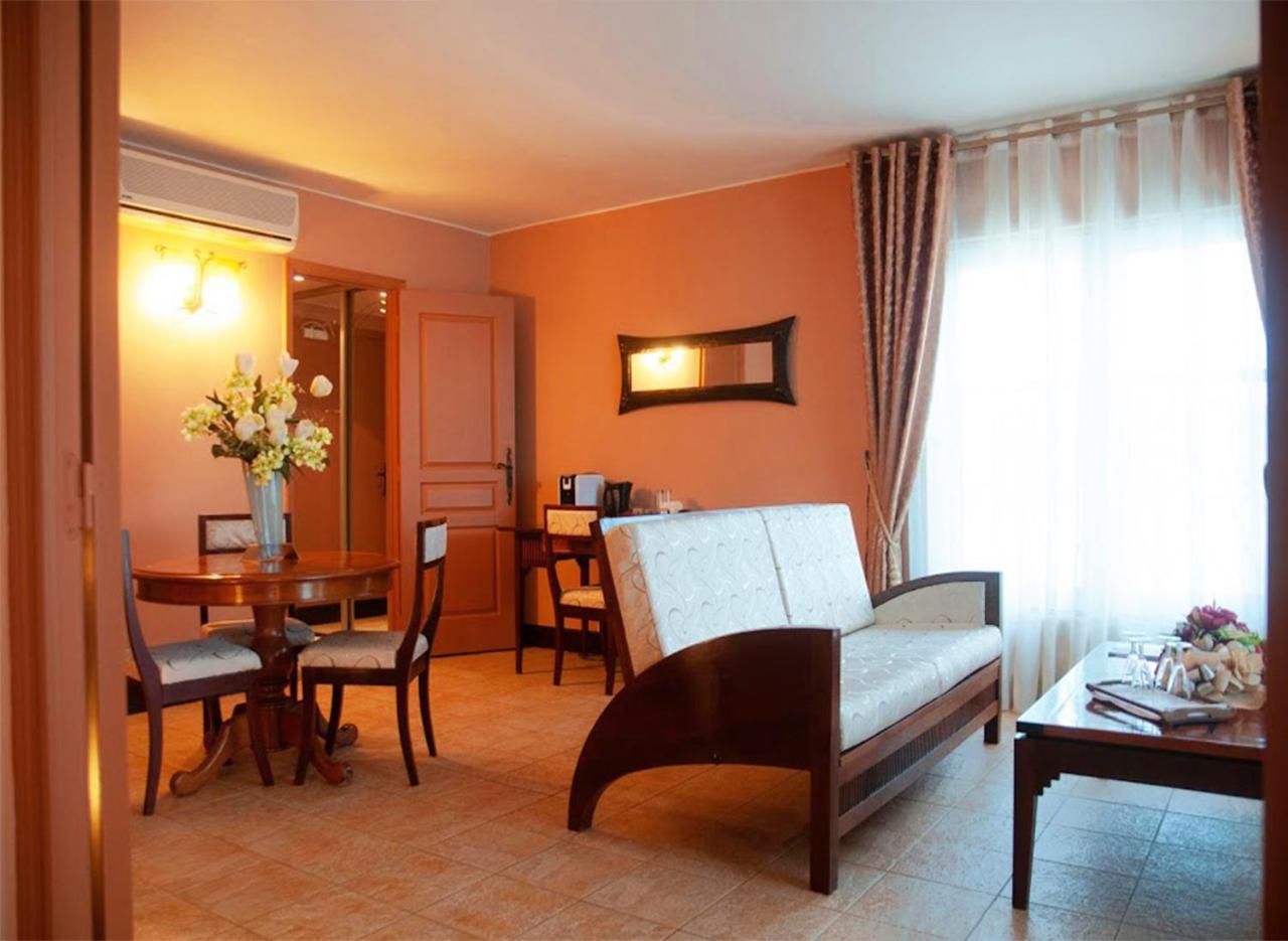 Le Grand Hotel Diego Antsiranana Экстерьер фото